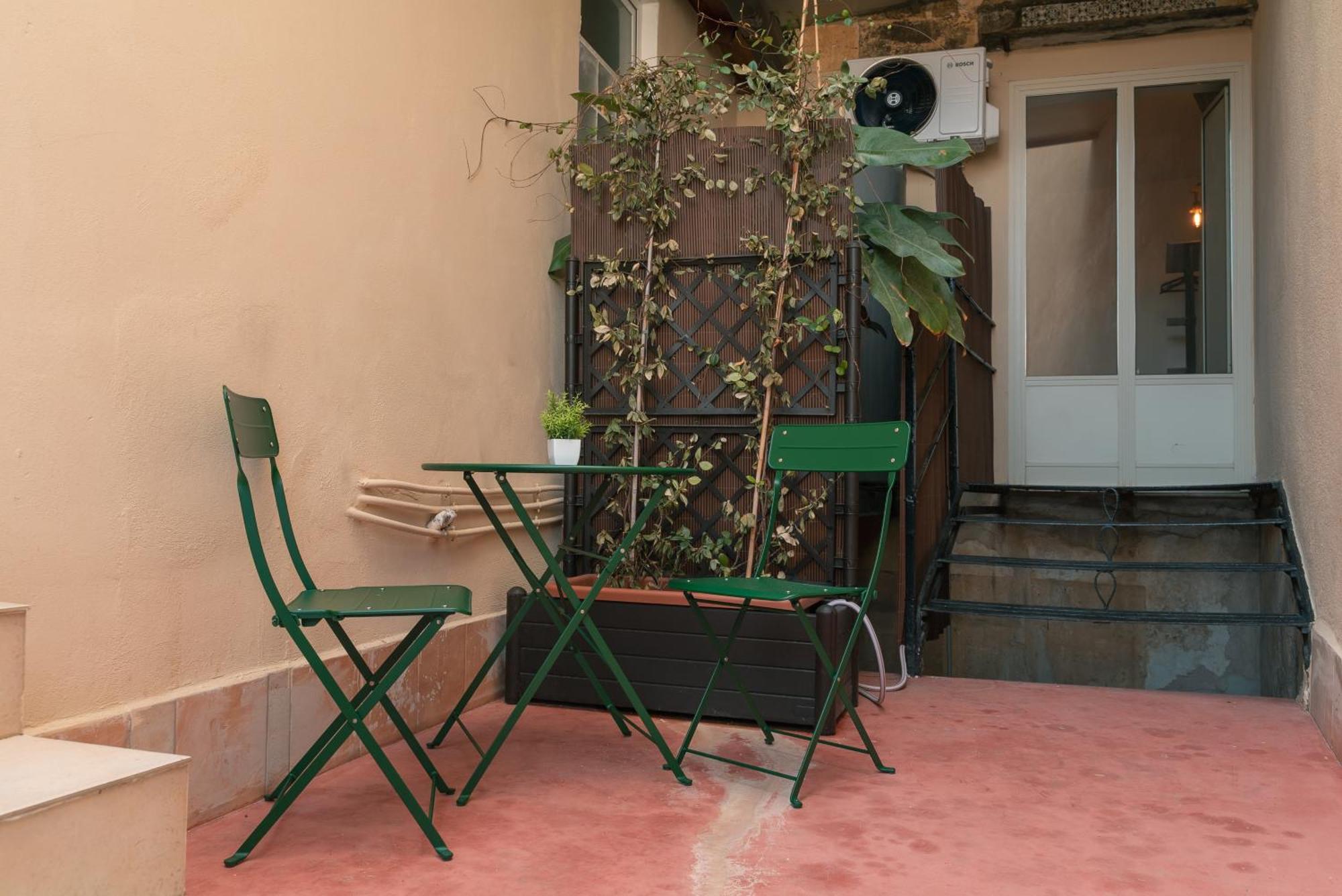 Rivoluzione9 Apartment Palermo Luaran gambar