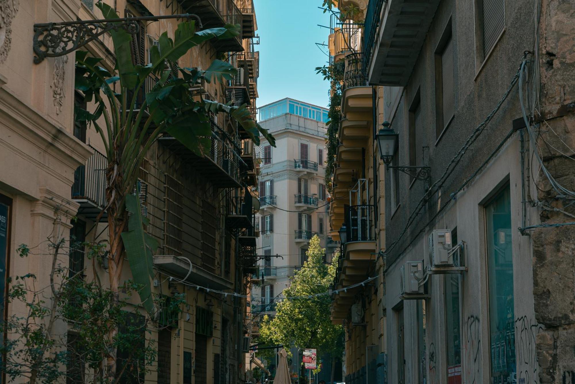 Rivoluzione9 Apartment Palermo Luaran gambar